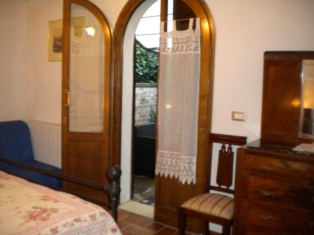 Appartamento Ciocci Сан Джиминяно Стая снимка